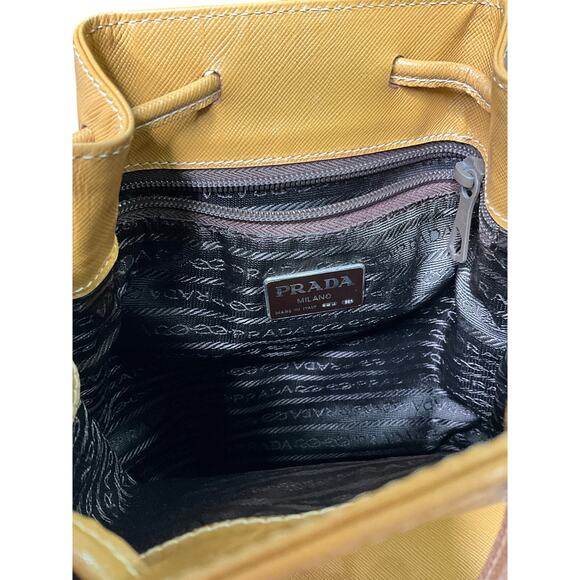 679. Prada Bucket Bag - Stylish and Chic - Picture 12 of 12